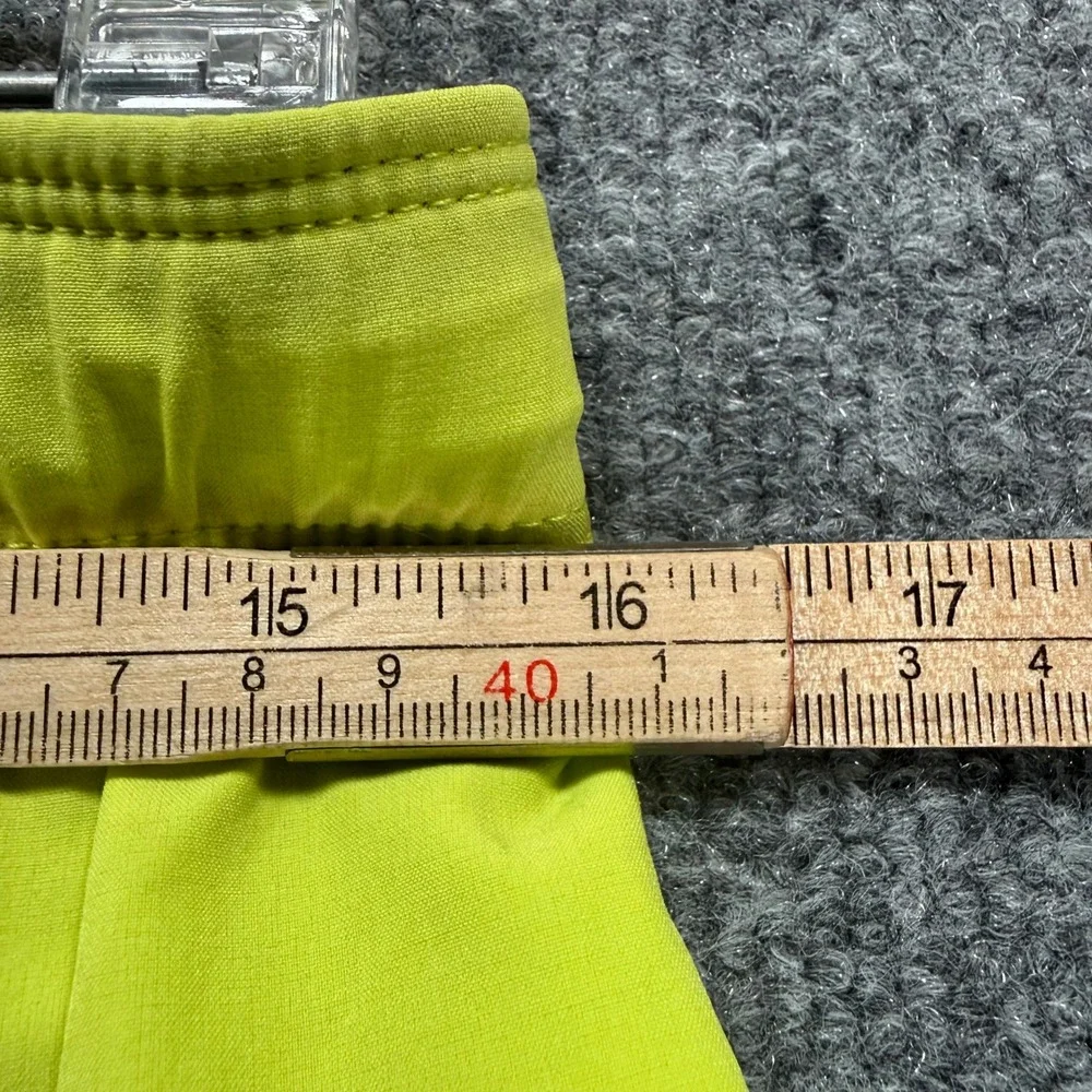 Nike Running Shorts Women Medium Yellow Dri-FIT‎ Training Athletic Gym NEW